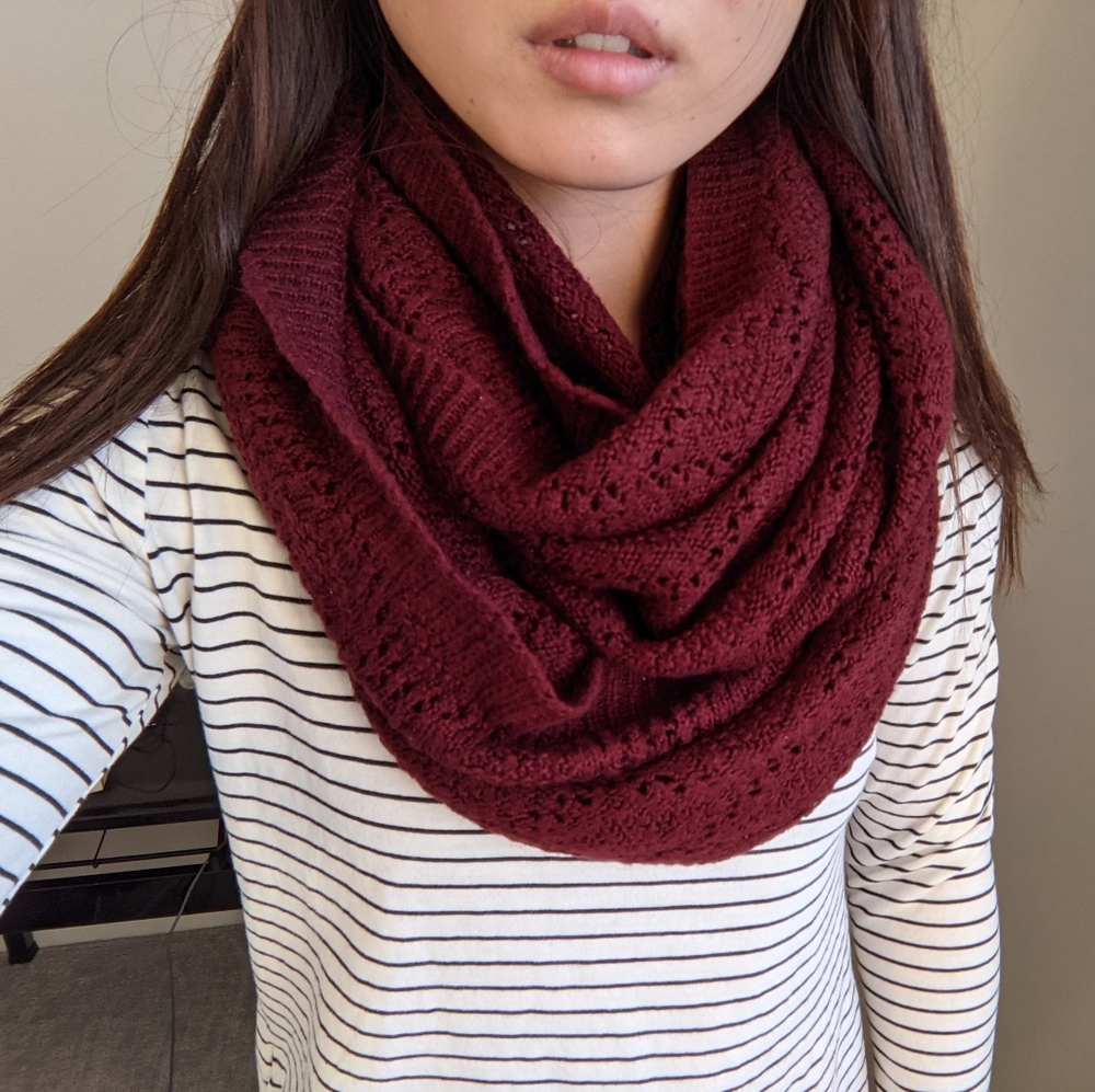 H&M Maroon Knit Infinity Loop Scarf